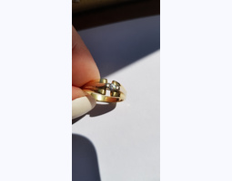 Продам золотое кольцо 750 проба с бриллиантом 0,08 ct 2,8 мм