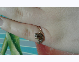 Золотое кольцо с серебряной вставкой