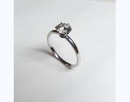 Золотое кольцо с бриллиантом 0,32сt