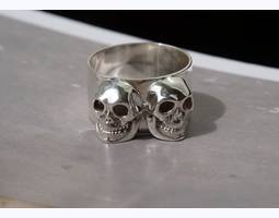 Серебряное кольцо с черепами Twins Skulls