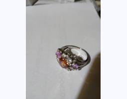 Серебряное кольцо с разноцветными цирконами