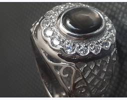 Серебряное кольцо с черным 6 звездчатым сапфиром класса ААА